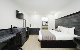 Sapphire Inn & Suites